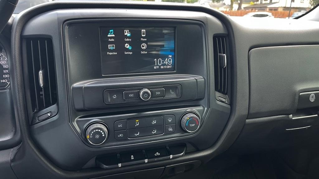GMC Sierra 1500 Base Crew Cab  Short Box 4WD 2017
