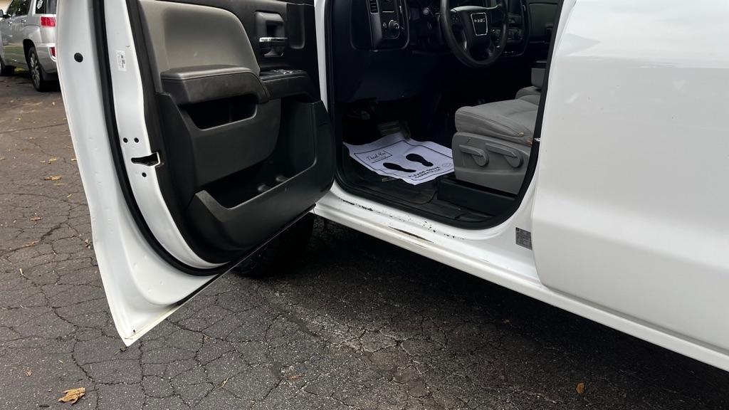 GMC Sierra 1500 Base Crew Cab  Short Box 4WD 2017