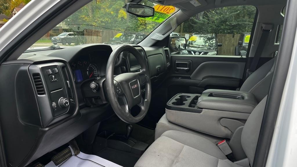 GMC Sierra 1500 Base Crew Cab  Short Box 4WD 2017