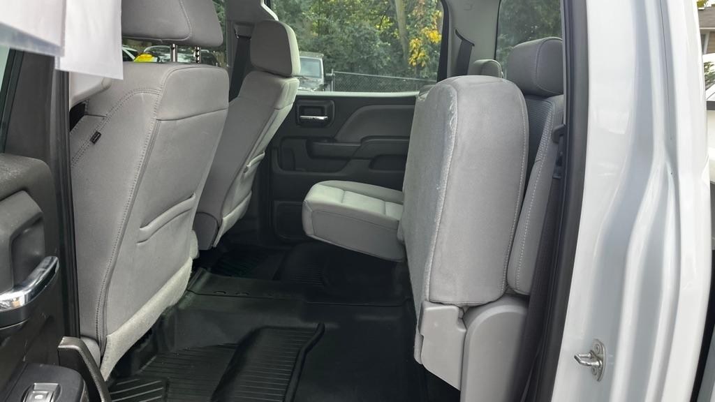 GMC Sierra 1500 Base Crew Cab  Short Box 4WD 2017