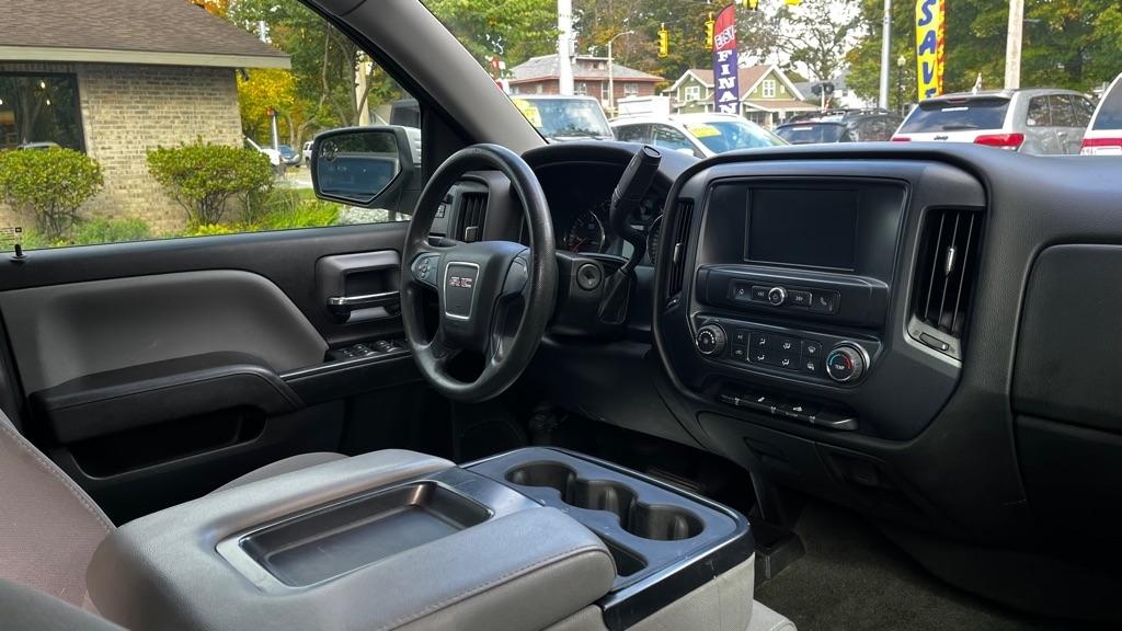 GMC Sierra 1500 Base Crew Cab  Short Box 4WD 2017
