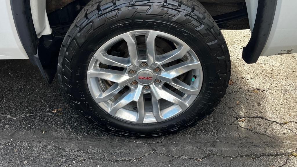 GMC Sierra 1500 Base Crew Cab  Short Box 4WD 2017