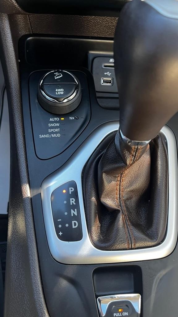 Jeep Cherokee Overland 4WD 2018