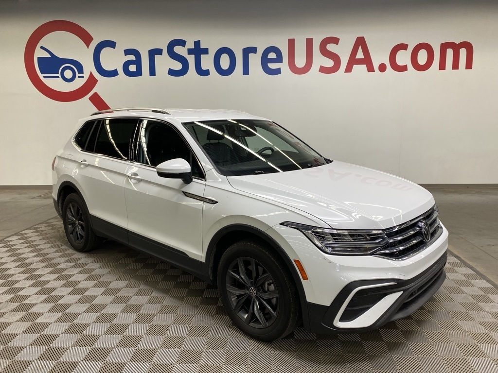 2022 Volkswagen Tiguan SE's photo