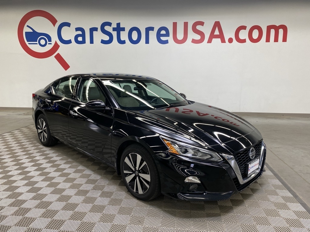 2022 Nissan Altima SL's photo