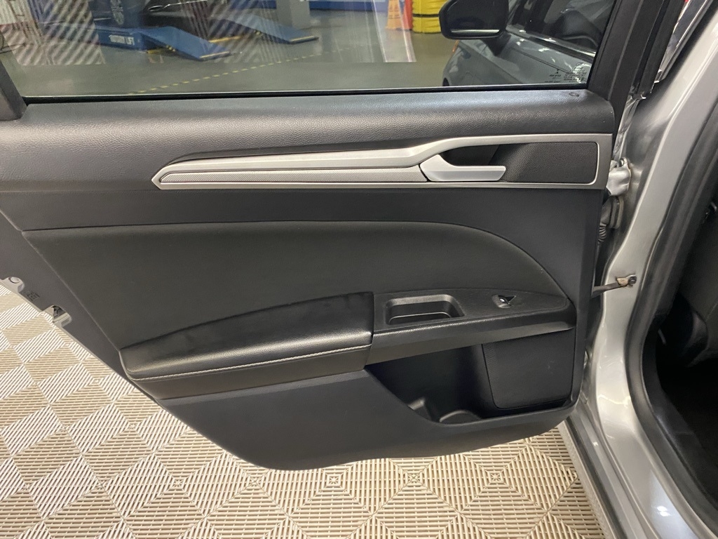 Ford Fusion SE 2020