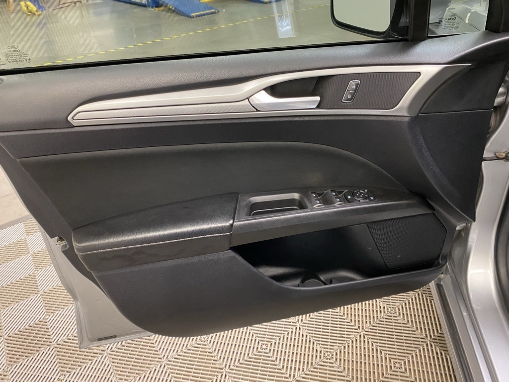 Ford Fusion SE 2020