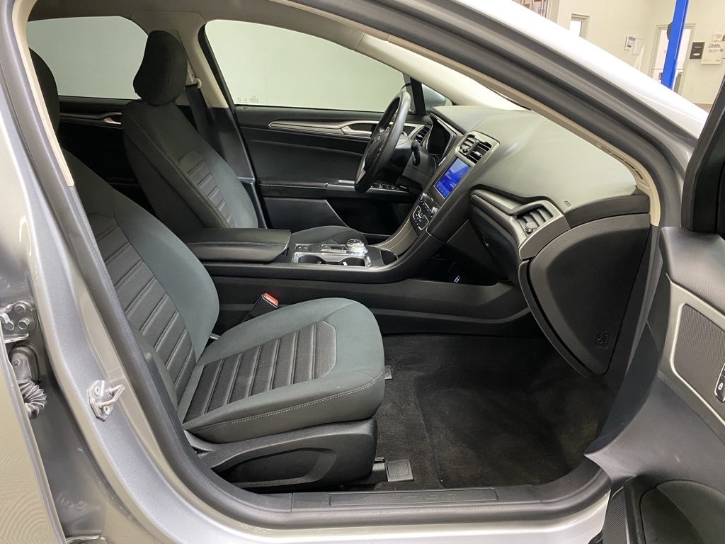 Ford Fusion SE 2020