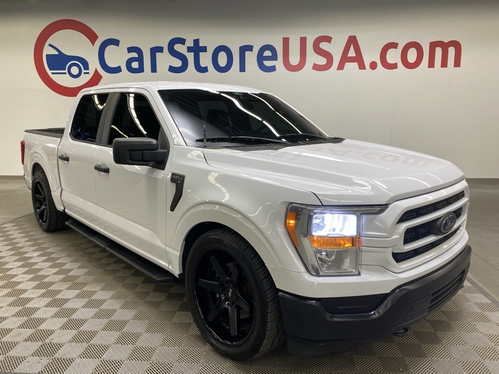 2021 Ford F-150 XL's photo