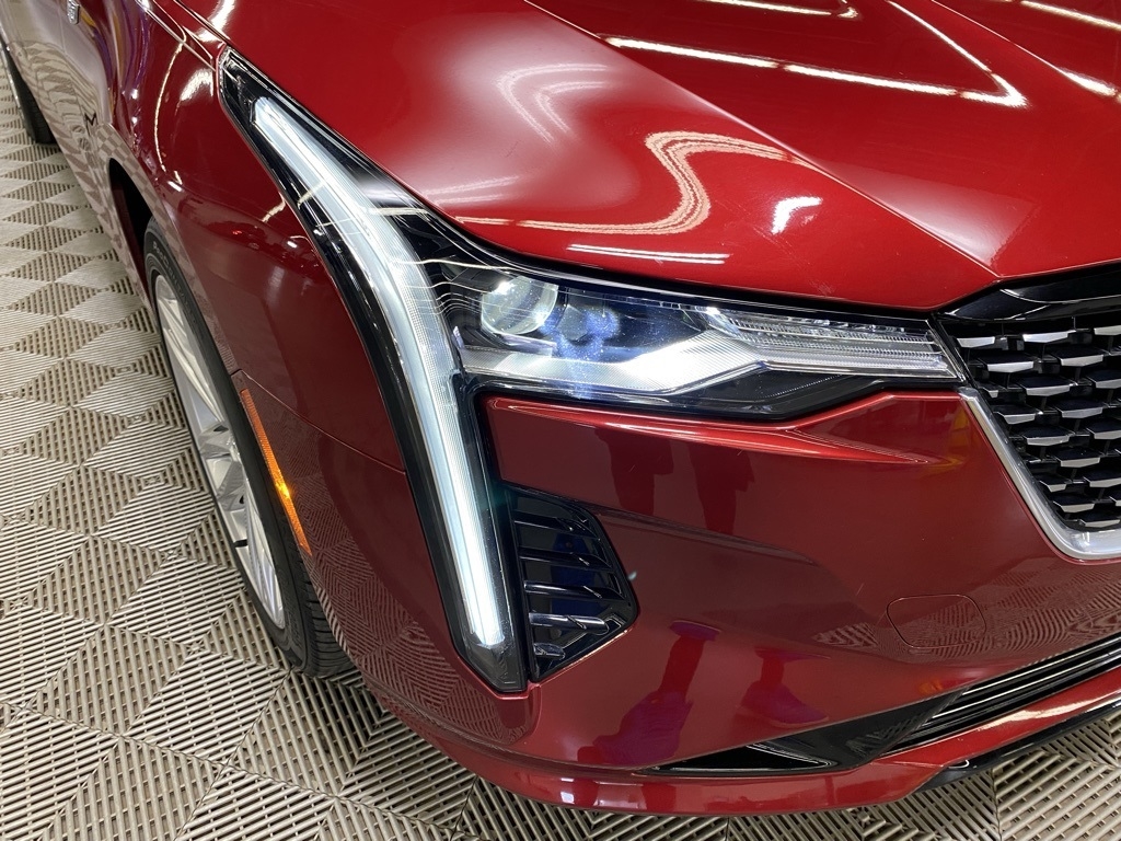 2023 Cadillac CT4 Luxury photo 3