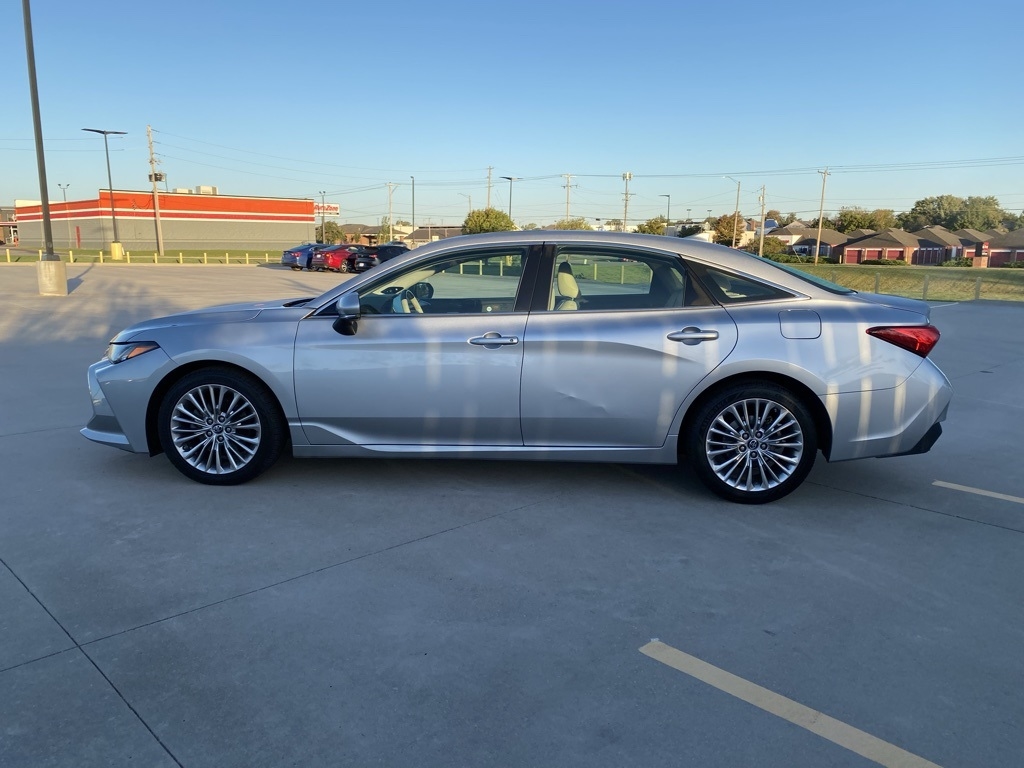 Toyota Avalon  2019