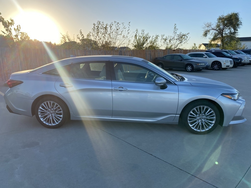 Toyota Avalon  2019