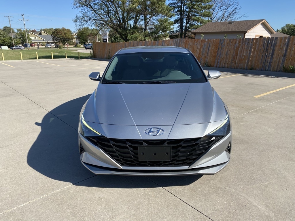 Hyundai Elantra SE 2021