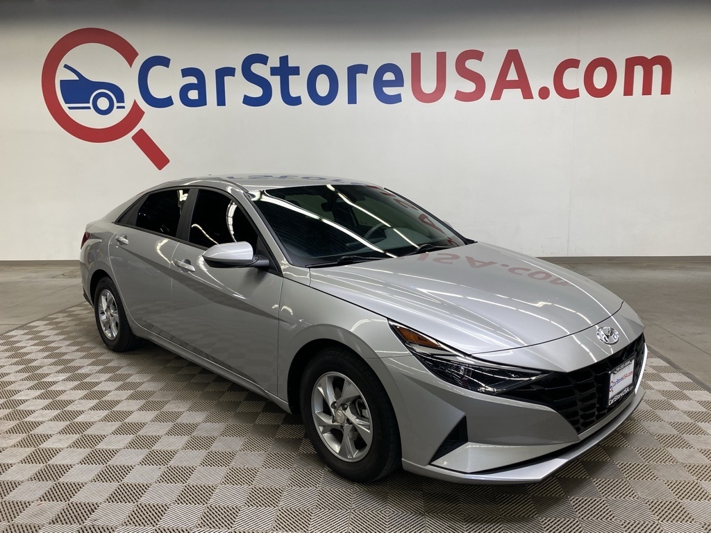 2021 Hyundai Elantra SE's photo