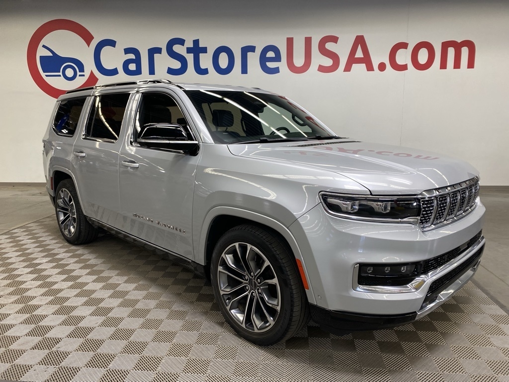 2023 Jeep Grand Wagoneer Series III's photo