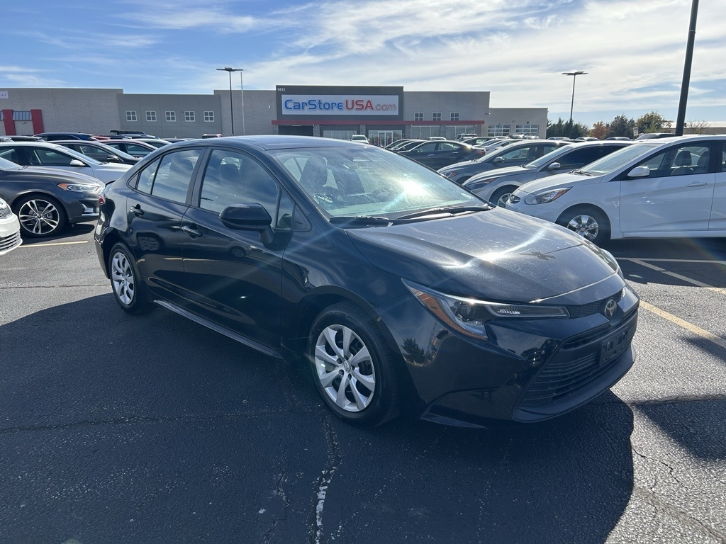 2024 Toyota Corolla LE's photo