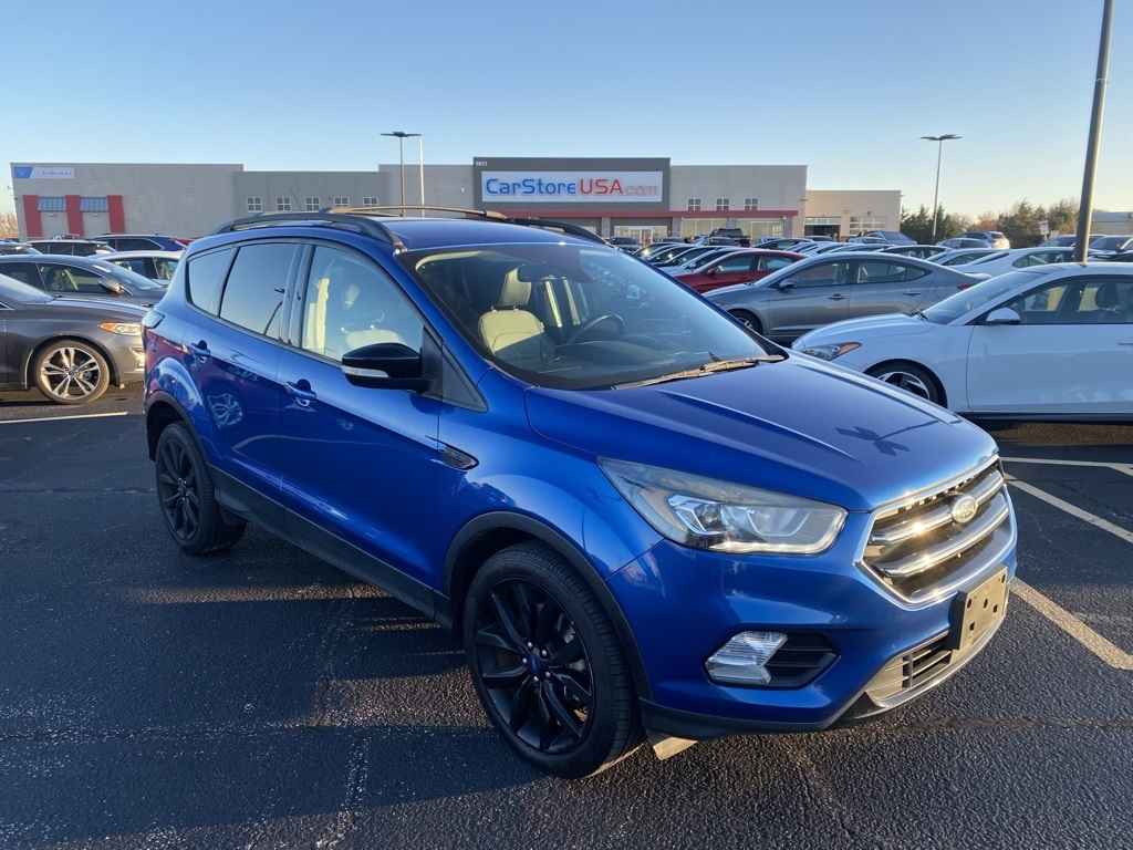 2017 Ford Escape Titanium's photo