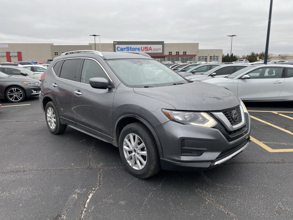 2020 Nissan Rogue SV's photo