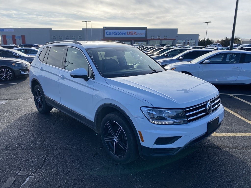 2021 Volkswagen Tiguan SE's photo