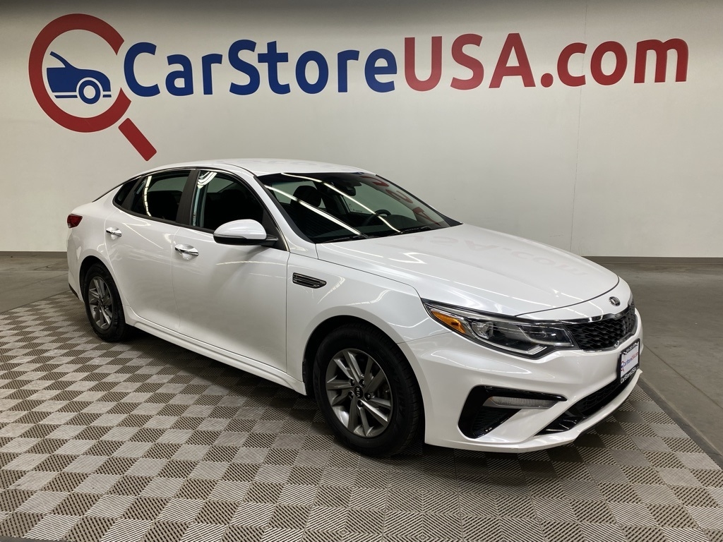 2019 Kia Optima LX's photo