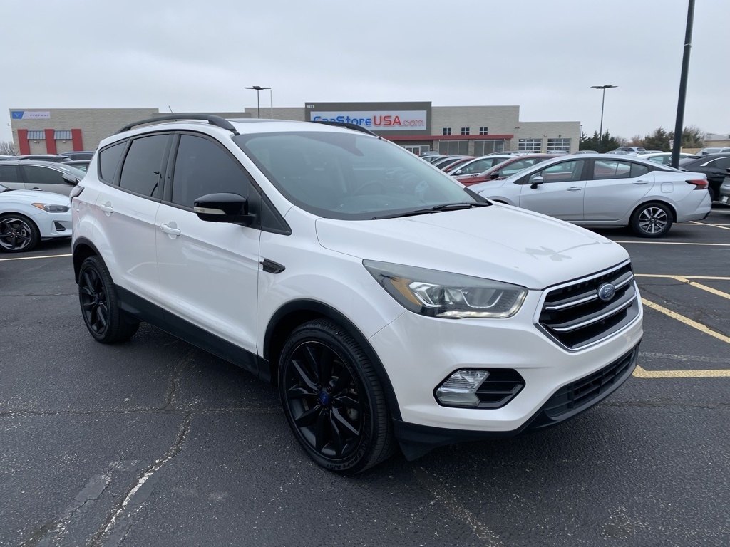 2017 Ford Escape Titanium's photo