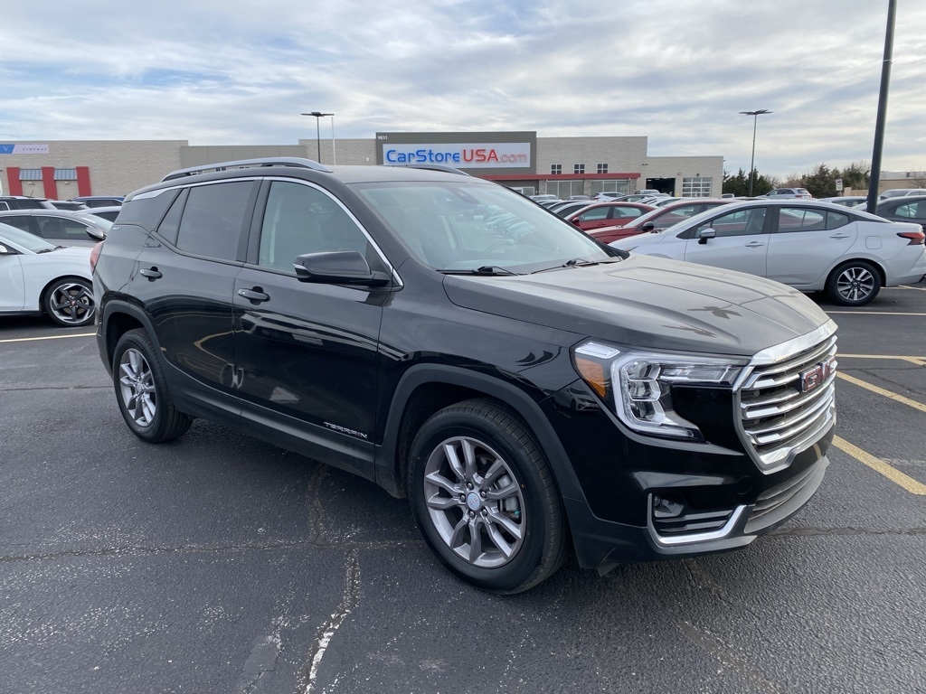 2024 GMC Terrain SLT's photo