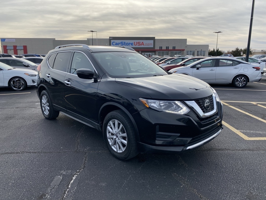 2020 Nissan Rogue SV's photo