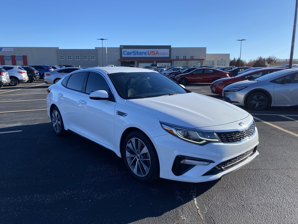 2019 Kia Optima S's photo