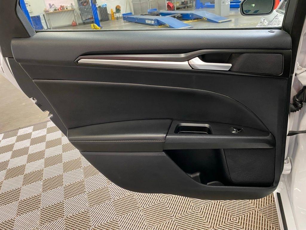 2020 Ford Fusion Titanium - Photo 13