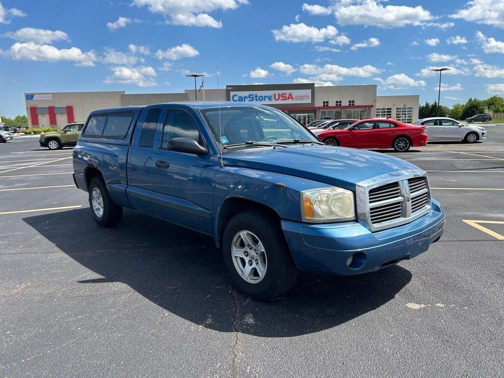 2005 Dodge Dakota SLT Club Cab 2WD