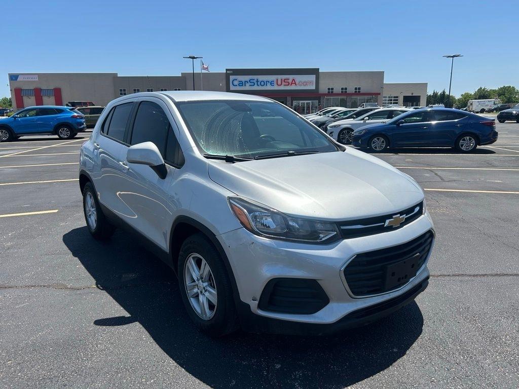 2021 Chevrolet Trax LS's photo