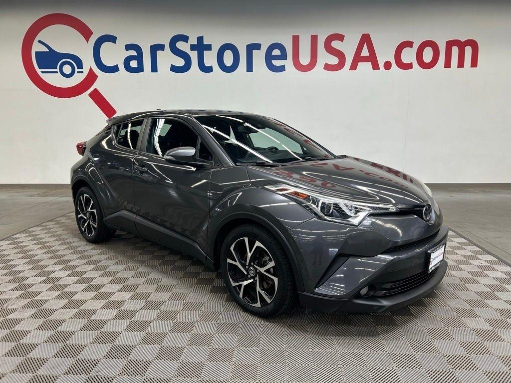 2018 Toyota C-HR XLE Premium's photo