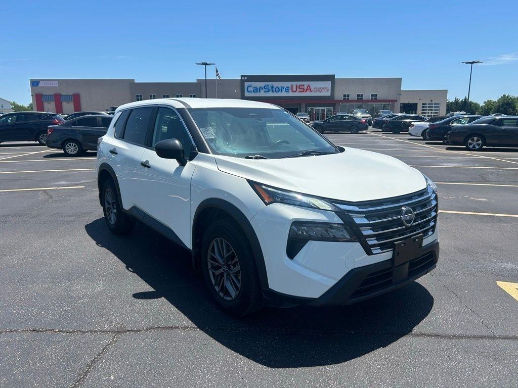 2024 Nissan Rogue S FWD's photo
