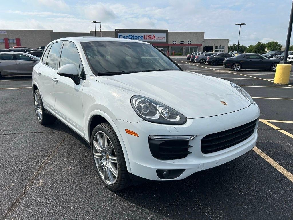 2018 Porsche Cayenne Platinum Edition's photo