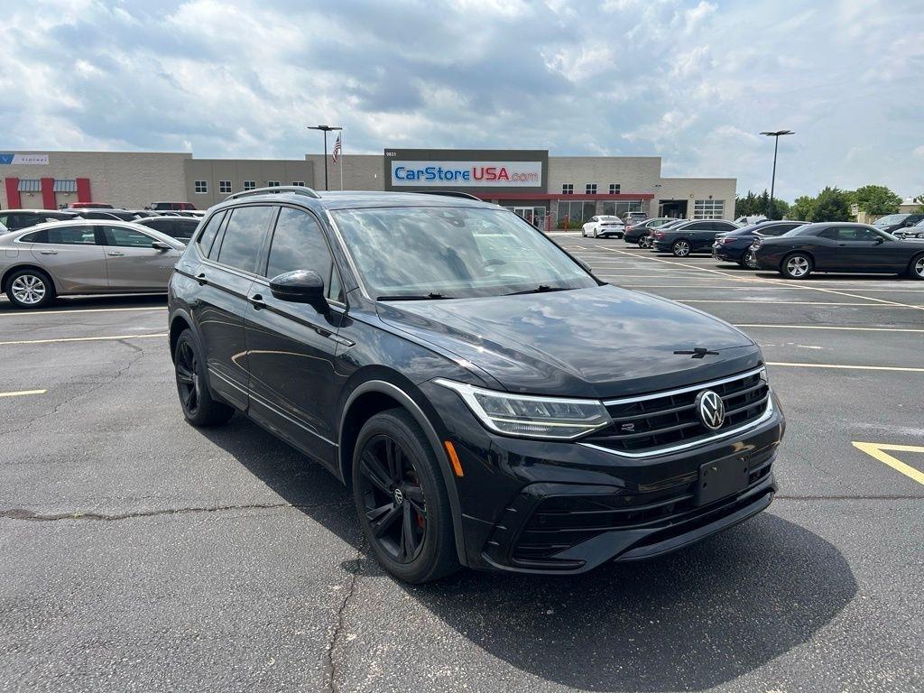 2023 Volkswagen Tiguan 2.0T SE R-Line Black 4Motion's photo