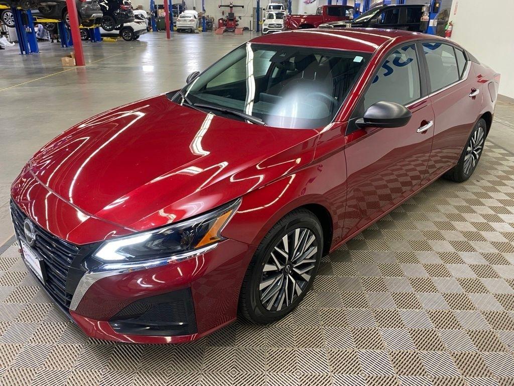2025 Nissan Altima SV - Photo 6