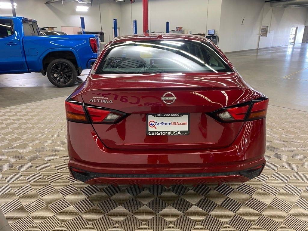 2025 Nissan Altima SV - Photo 9