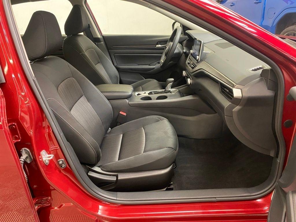2025 Nissan Altima SV - Photo 11