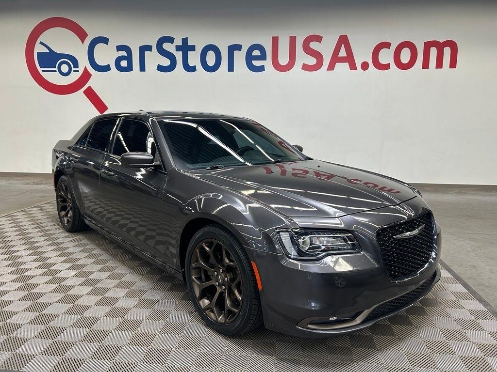 2016 Chrysler 300 S Alloy Edition's photo