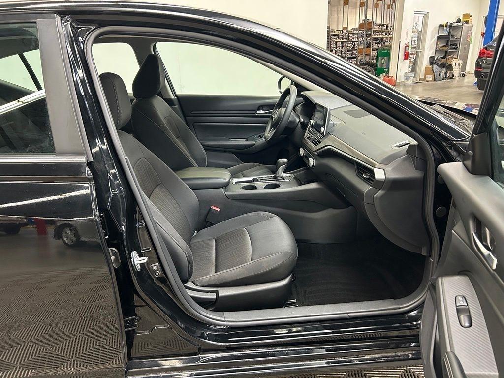 2025 Nissan Altima SV - Photo 11