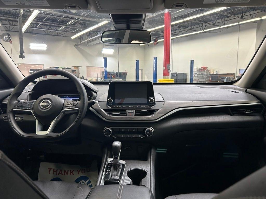 2025 Nissan Altima SV - Photo 18