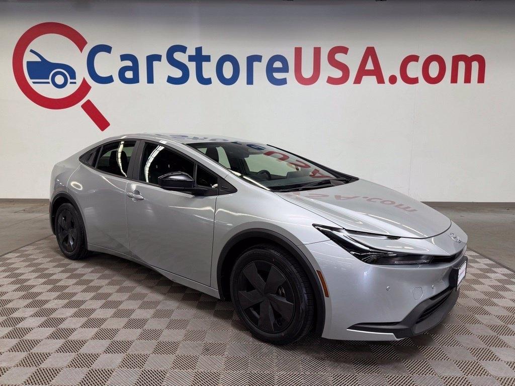 2025 Toyota Prius LE
