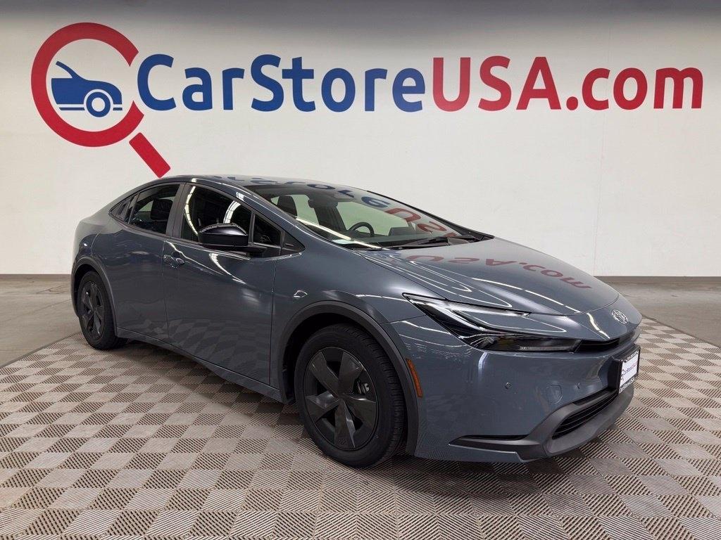 2025 Toyota Prius LE