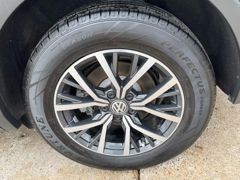 Volkswagen Tiguan S 2021