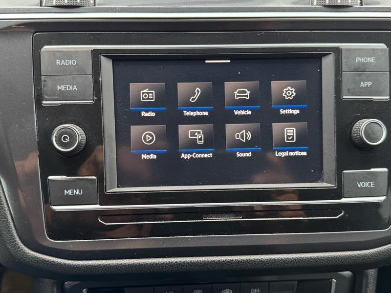 Volkswagen Tiguan S 2021