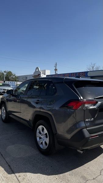 Toyota RAV4 LE 2024