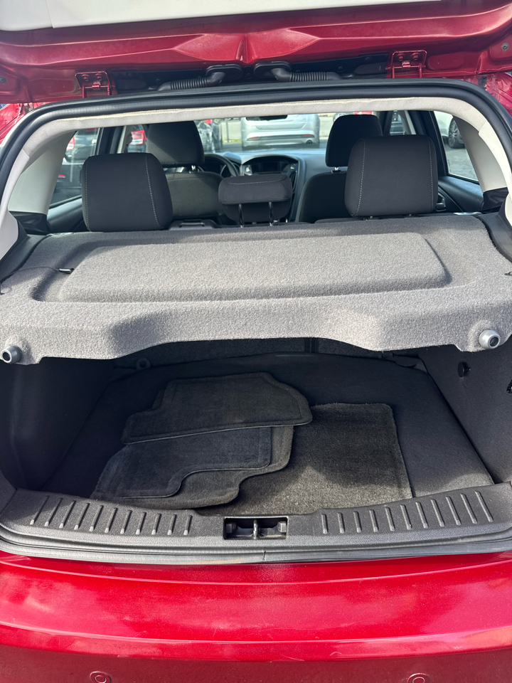 Ford Focus SE Hatch 2015