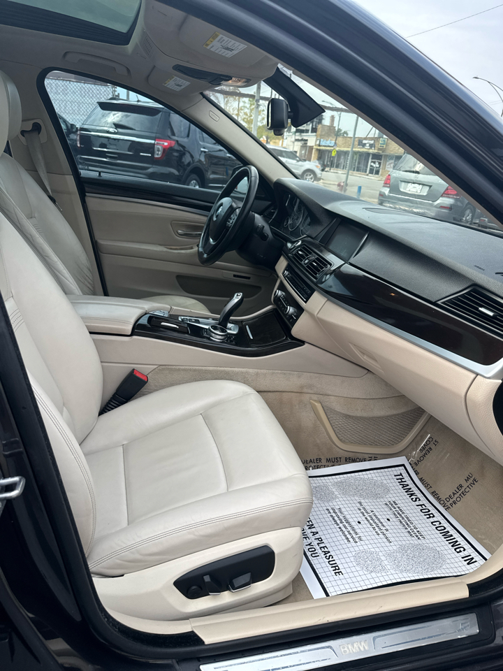 BMW 5-Series 528i xDrive 2014