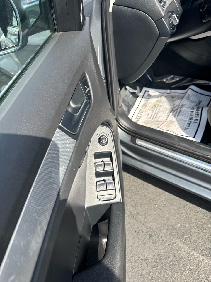 Audi A4 2.0T Sedan quattro Tiptronic 2013