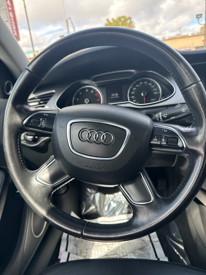 Audi A4 2.0T Sedan quattro Tiptronic 2013
